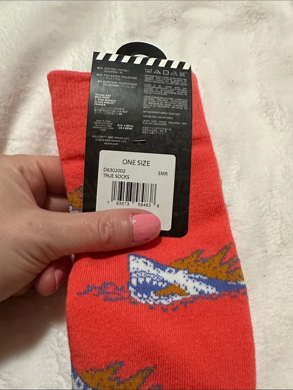 🦈 Volcom Men's Shark Attack Flame Novelty Crew Socks